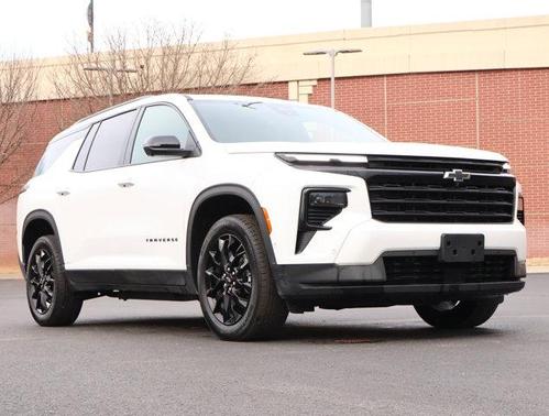 2024 Chevrolet Traverse LT