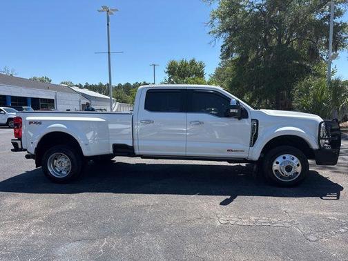 White 2023 Ford F-450 Lariat