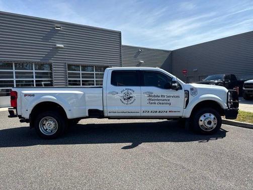 White 2023 Ford F-450 Lariat