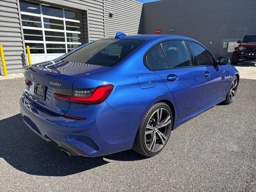 2019 BMW 330 i xDrive