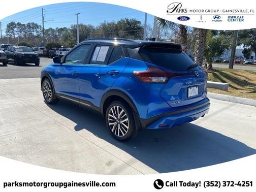 2021 Nissan Kicks SR