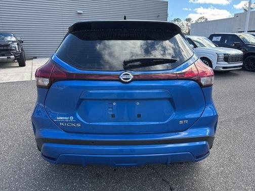 2021 Nissan Kicks SR