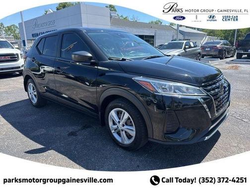 Super Black 2021 Nissan Kicks S