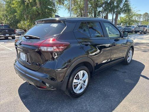 Super Black 2021 Nissan Kicks S