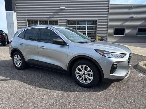 Iconic Silver Metallic 2023 Ford Escape Active