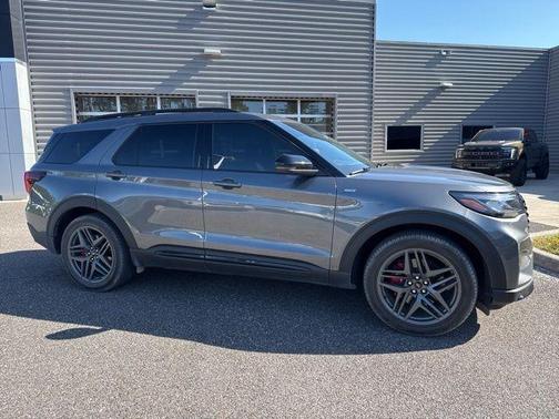 Gray Metallic 2026 Ford Explorer ST-Line