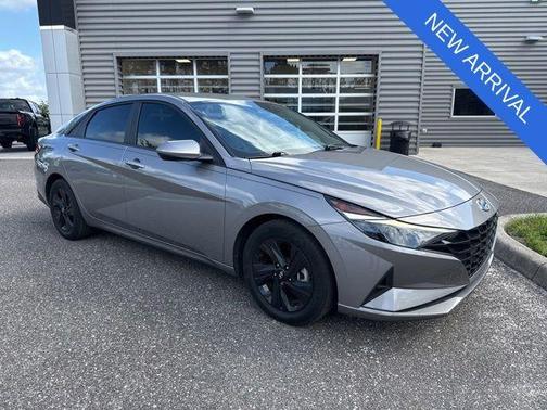 Metal 2023 Hyundai ELANTRA SEL