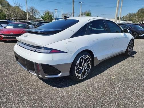 2025 Hyundai IONIQ 6 SEL