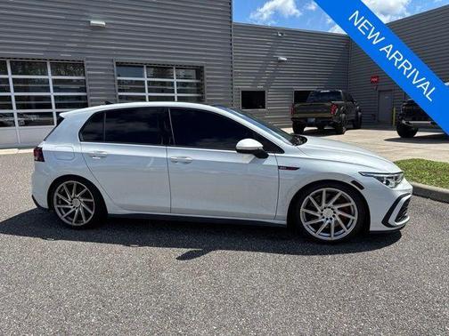 Oryx White Pearl Effect 2022 Volkswagen Golf GTI 2.0T SE