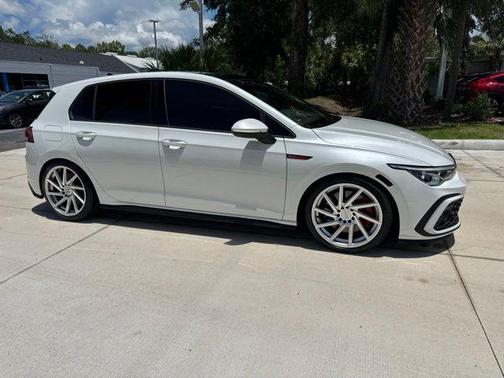 Oryx White Pearl Effect 2022 Volkswagen Golf GTI 2.0T SE