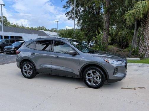 Gray Metallic 2025 Ford Escape ST-Line Select