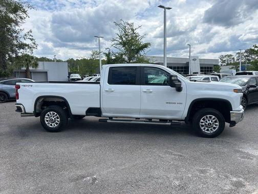 Summit White 2025 Chevrolet Silverado 2500 LT