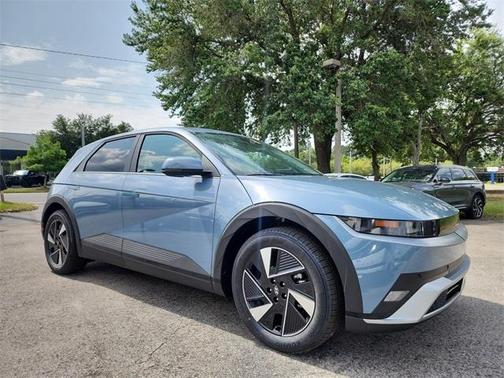 2025 Hyundai IONIQ 5 SE