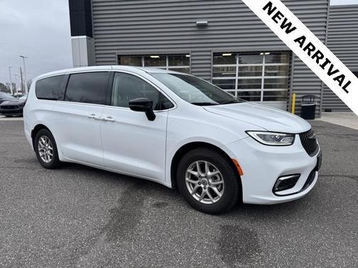 2024 Chrysler Pacifica Touring-L