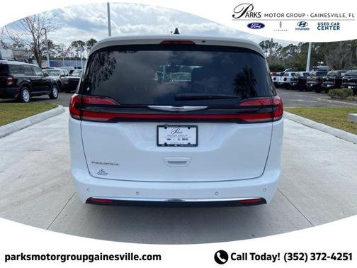 2024 Chrysler Pacifica Touring-L