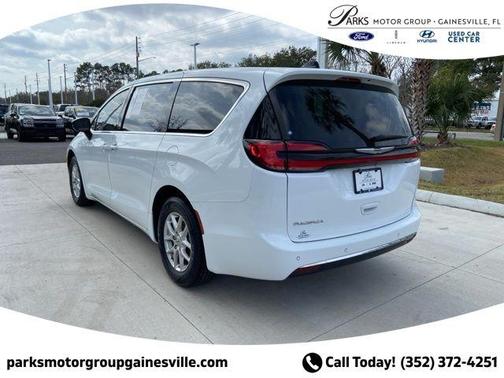 2024 Chrysler Pacifica Touring-L