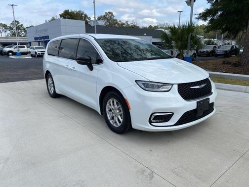 2024 Chrysler Pacifica Touring-L