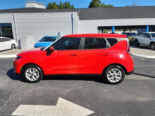 2024 Kia Soul LX