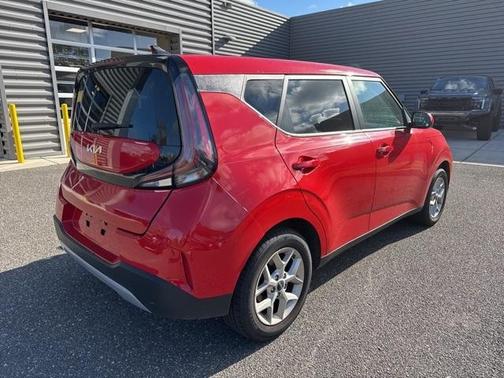 2024 Kia Soul LX