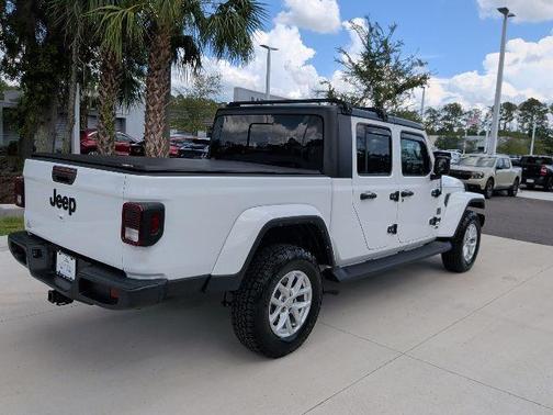 Bright White Clearcoat 2023 Jeep Gladiator Sport