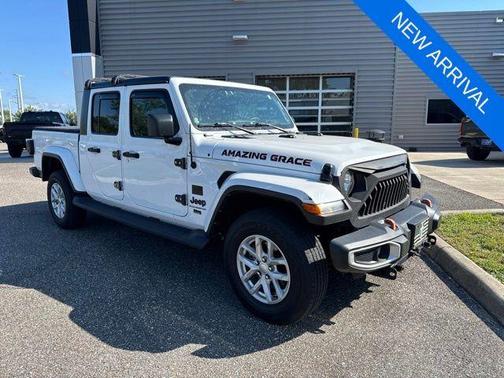 Bright White Clearcoat 2023 Jeep Gladiator Sport