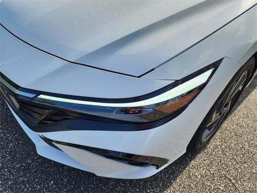 2025 Hyundai ELANTRA HEV Limited