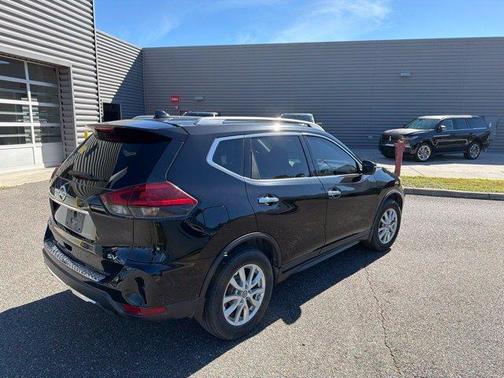 Magnetic Black 2018 Nissan Rogue SV