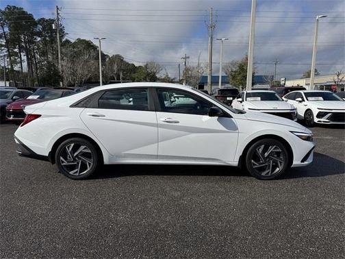 2025 Hyundai ELANTRA HEV SEL Sport
