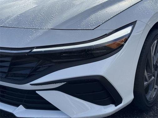 2025 Hyundai ELANTRA HEV SEL Sport