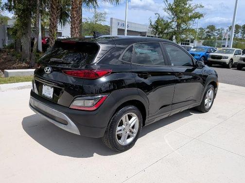 Ultra Black 2022 Hyundai KONA SE