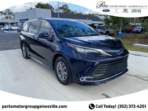 2024 Toyota Sienna XLE
