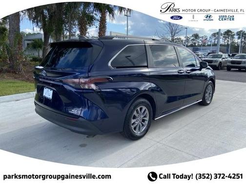 2024 Toyota Sienna XLE