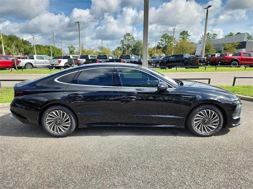 2025 Hyundai SONATA Hybrid Limited