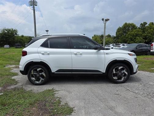 2025 Hyundai VENUE Limited