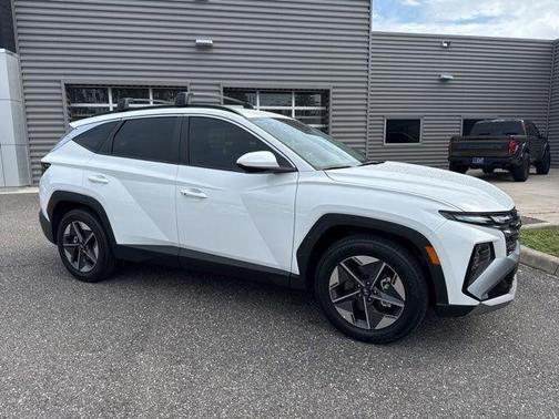 White Pearl 2026 Hyundai TUCSON SEL