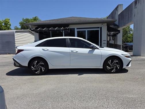 2025 Hyundai ELANTRA HEV SEL Sport