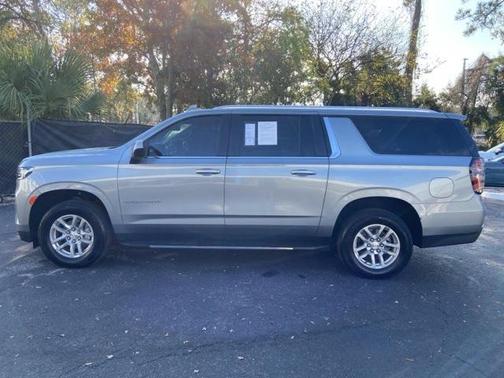 2024 Chevrolet Suburban LT