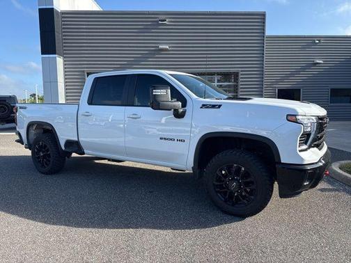 Summit White 2025 Chevrolet Silverado 2500 LT