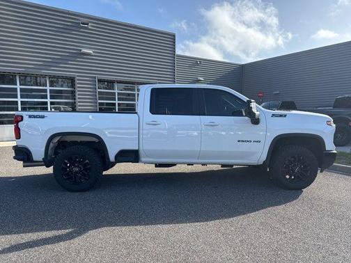 Summit White 2025 Chevrolet Silverado 2500 LT