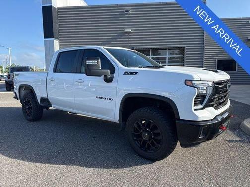 Summit White 2025 Chevrolet Silverado 2500 LT