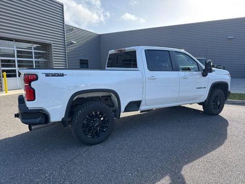 Summit White 2025 Chevrolet Silverado 2500 LT