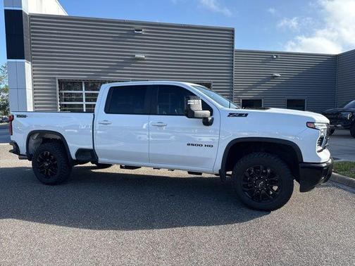 Summit White 2025 Chevrolet Silverado 2500 LT