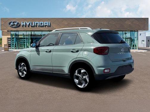 Mirage 2026 Hyundai VENUE SEL
