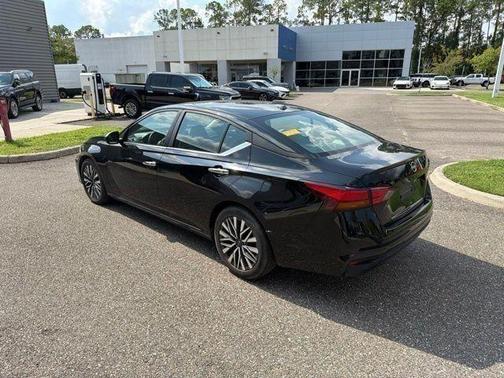 Super Black Clearcoat 2024 Nissan Altima 2.5 SV