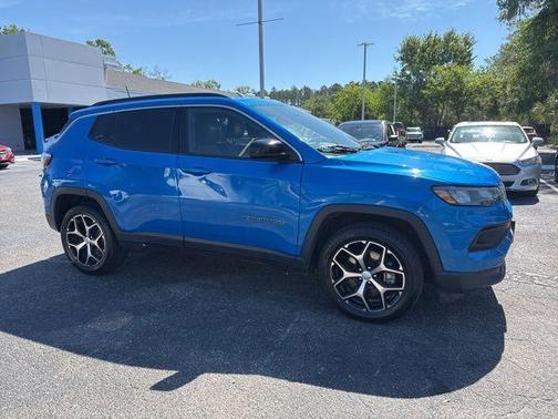 Hydro Blue Pearlcoat 2024 Jeep Compass Latitude