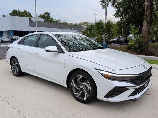 White 2025 Hyundai ELANTRA SEL Convenience