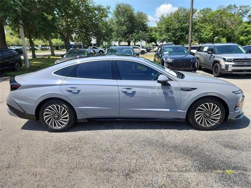 2025 Hyundai SONATA Hybrid Limited
