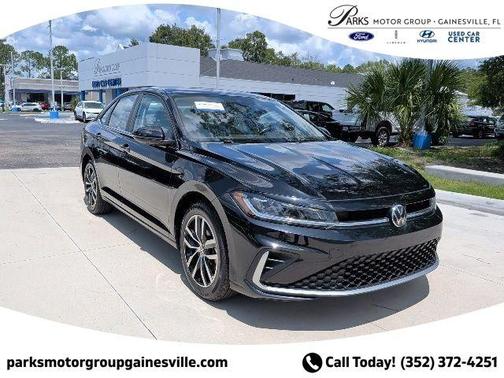 Deep Black Pearl Effect 2025 Volkswagen Jetta 1.5T SE