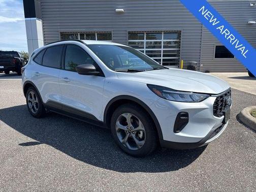 Space Silver 2025 Ford Escape ST-Line