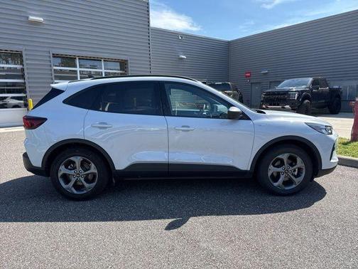 Space Silver 2025 Ford Escape ST-Line